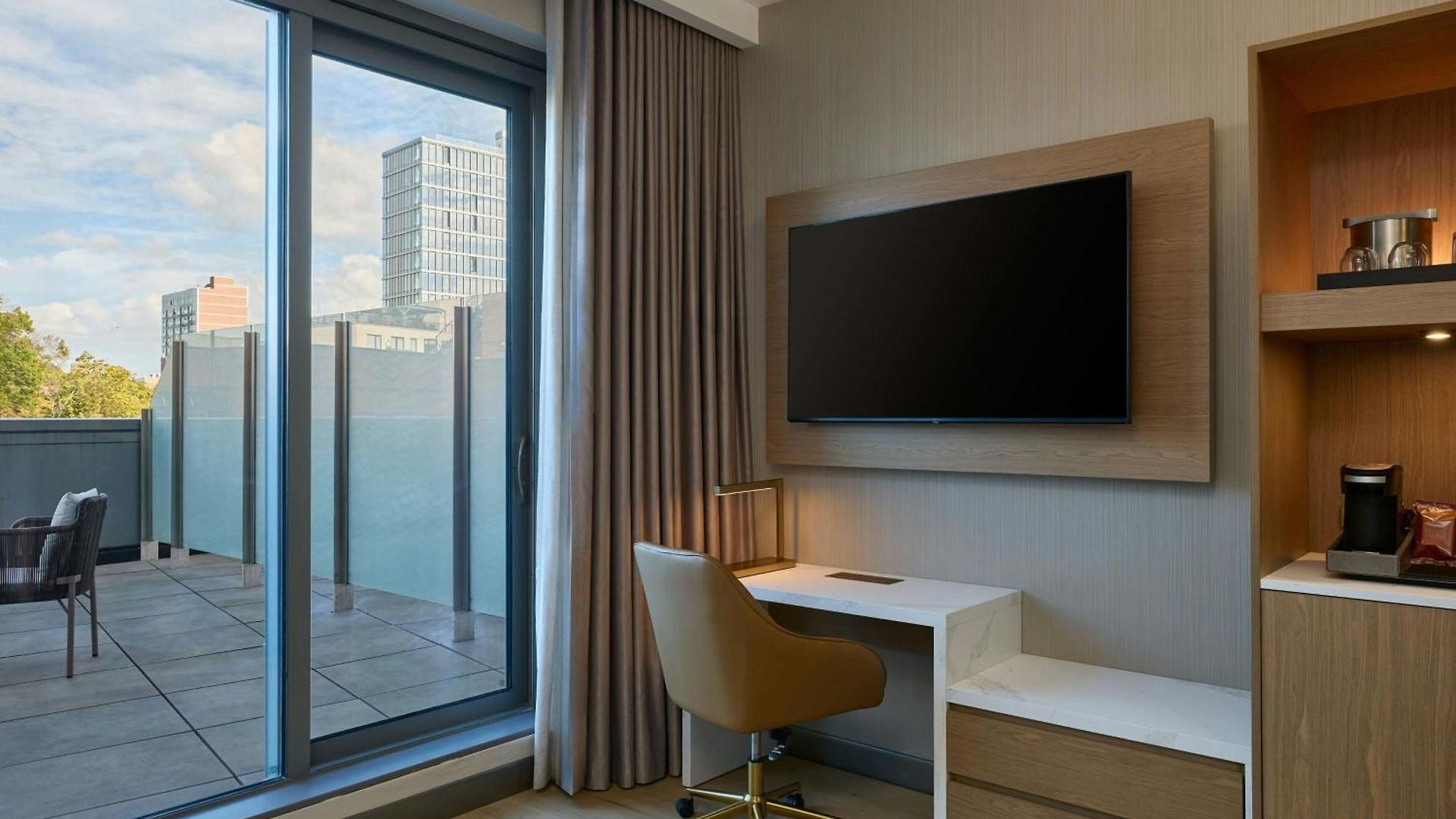 The Westin Flushing Laguardia Airport Hotel