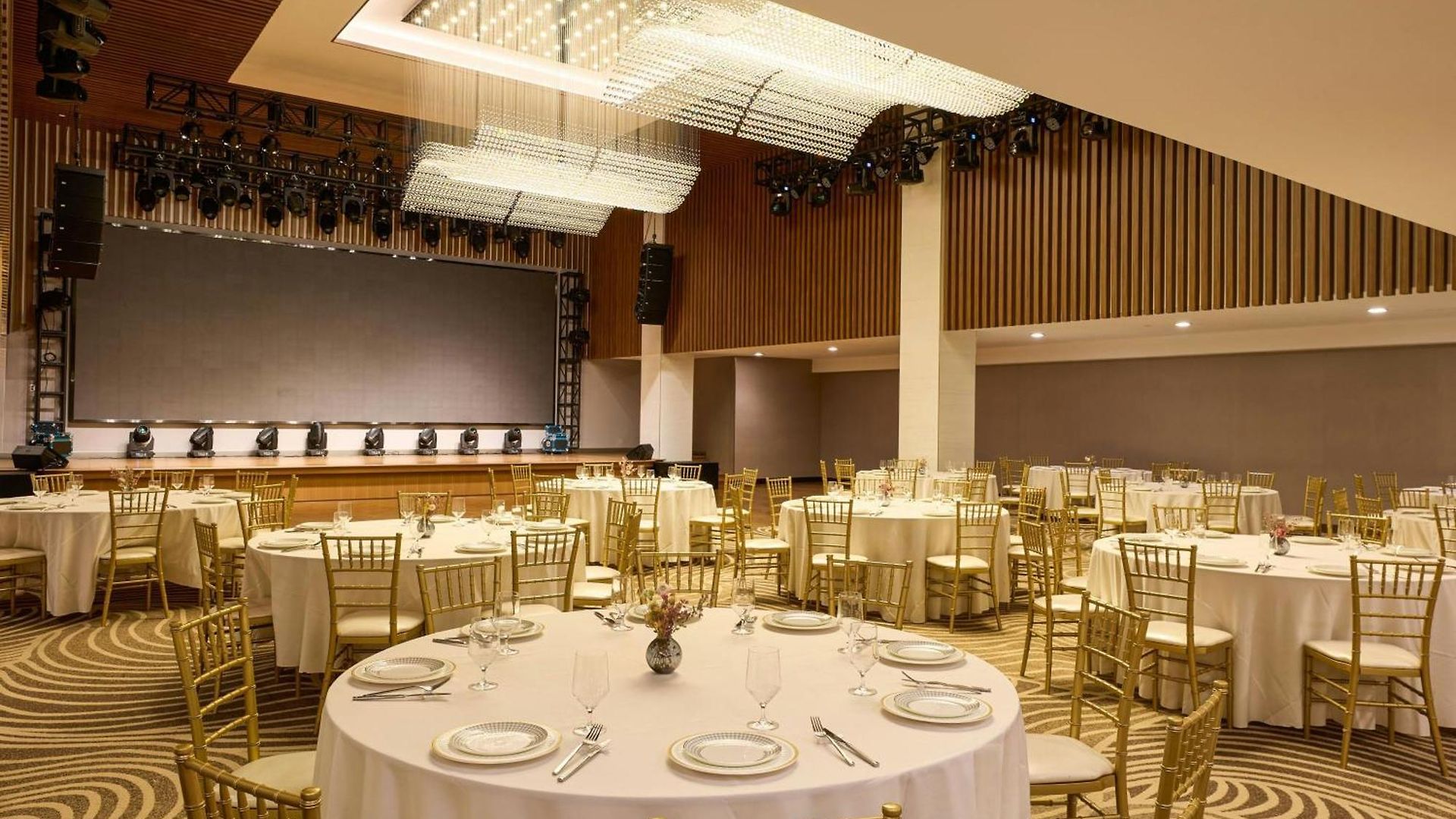 The Westin Flushing Laguardia Airport Hotel New York