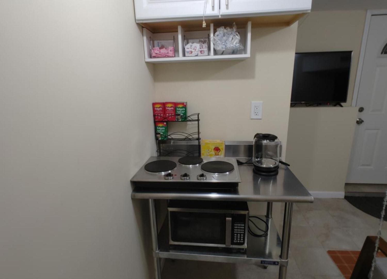 Apartment In A Quiet Peaceful Area. New York