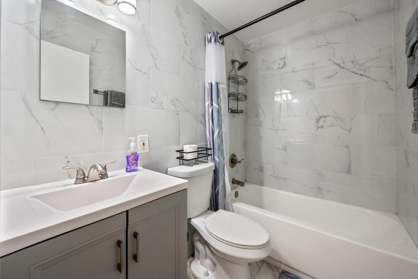 Cozy Two Bedroom In Brooklyn Holiday home