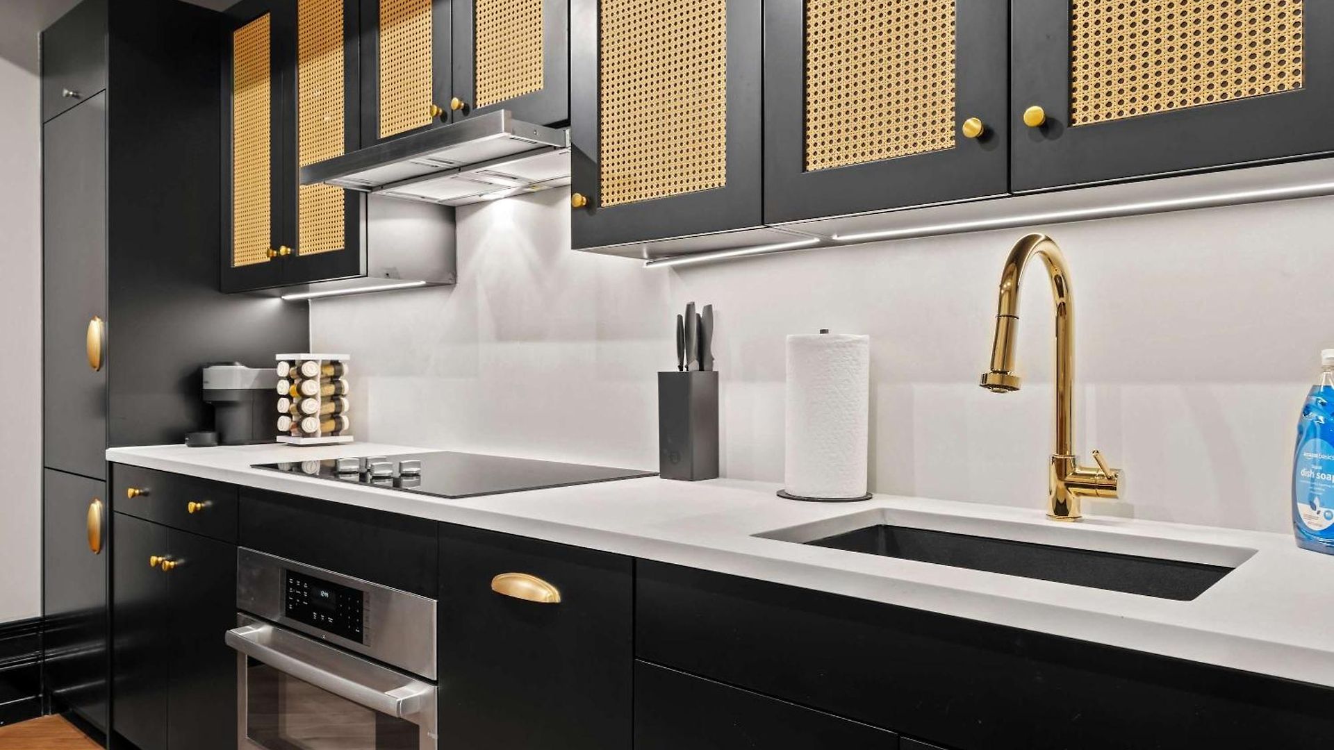 Freeman 201 By Rove Travel - 2br With Shared Amenities * New York
