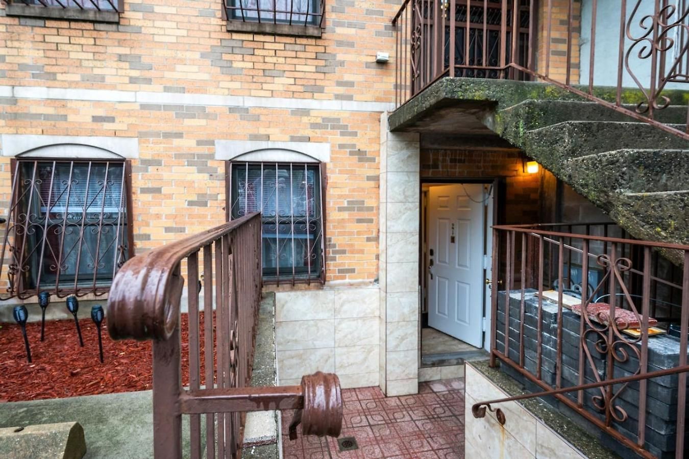 Cozy Two Bedroom In Brooklyn Holiday home