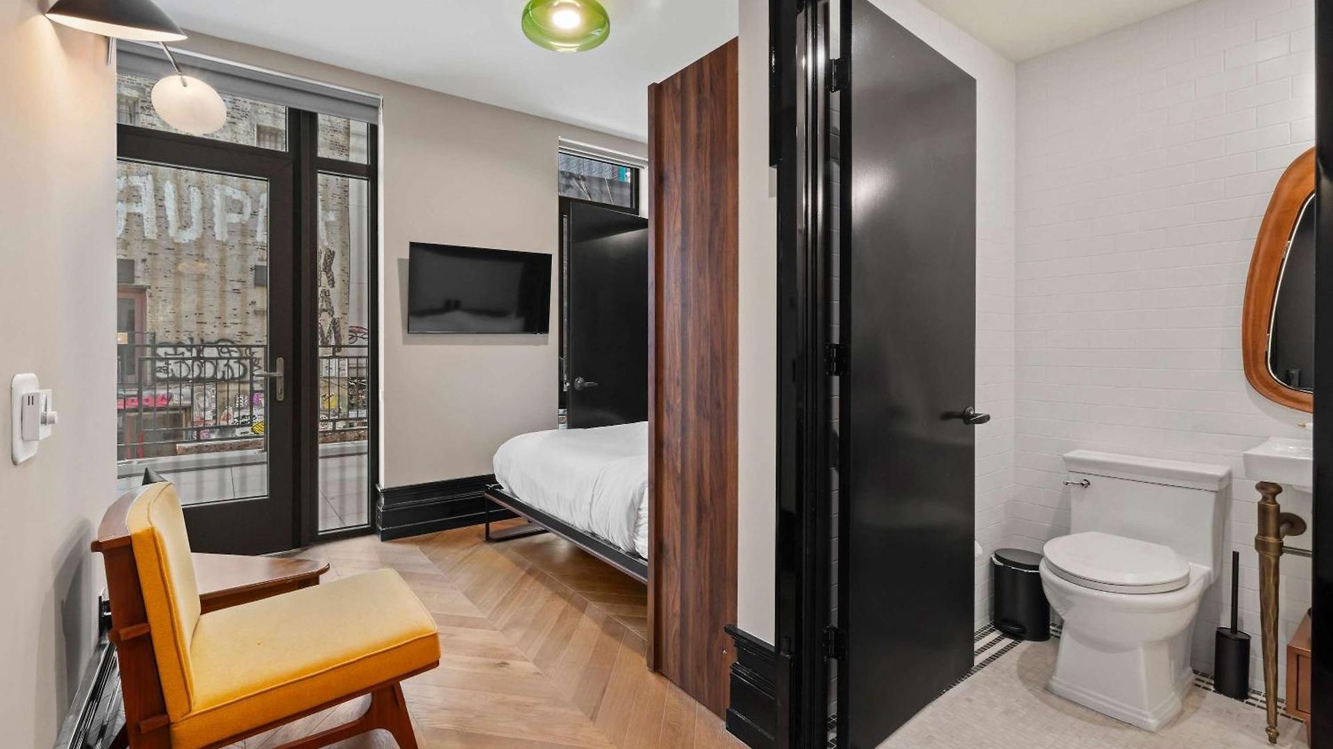 Freeman 201 By Rove Travel - 2br With Shared Amenities