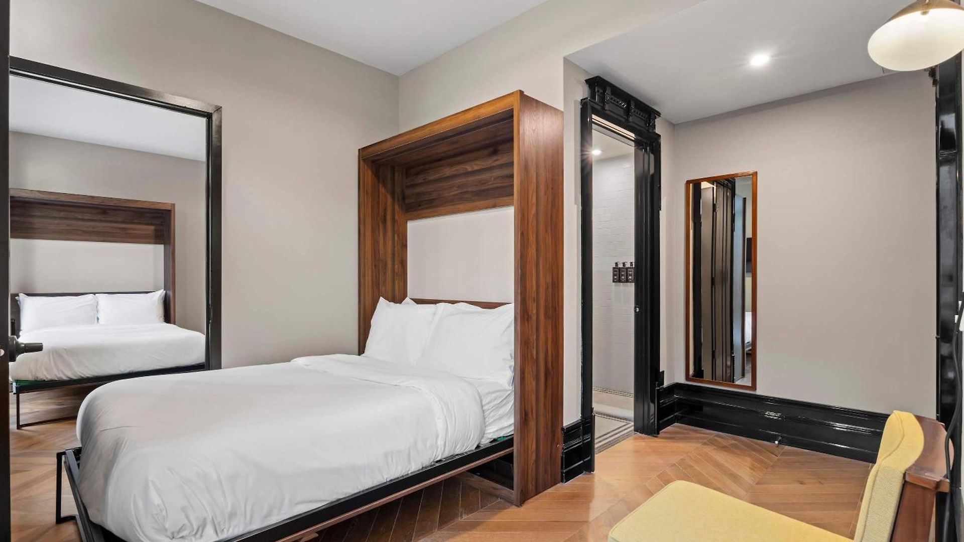 Freeman 201 By Rove Travel - 2br With Shared Amenities New York
