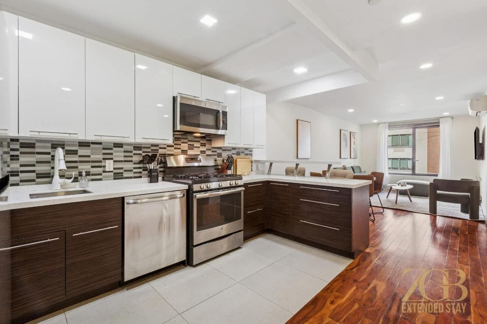 Apartment Stylish 2-bedroom Near Park - Laundry - Elevator *