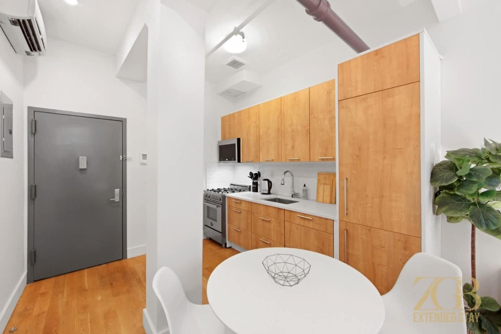 Apartment Beautifully Renovated In Prime Manhattan New York