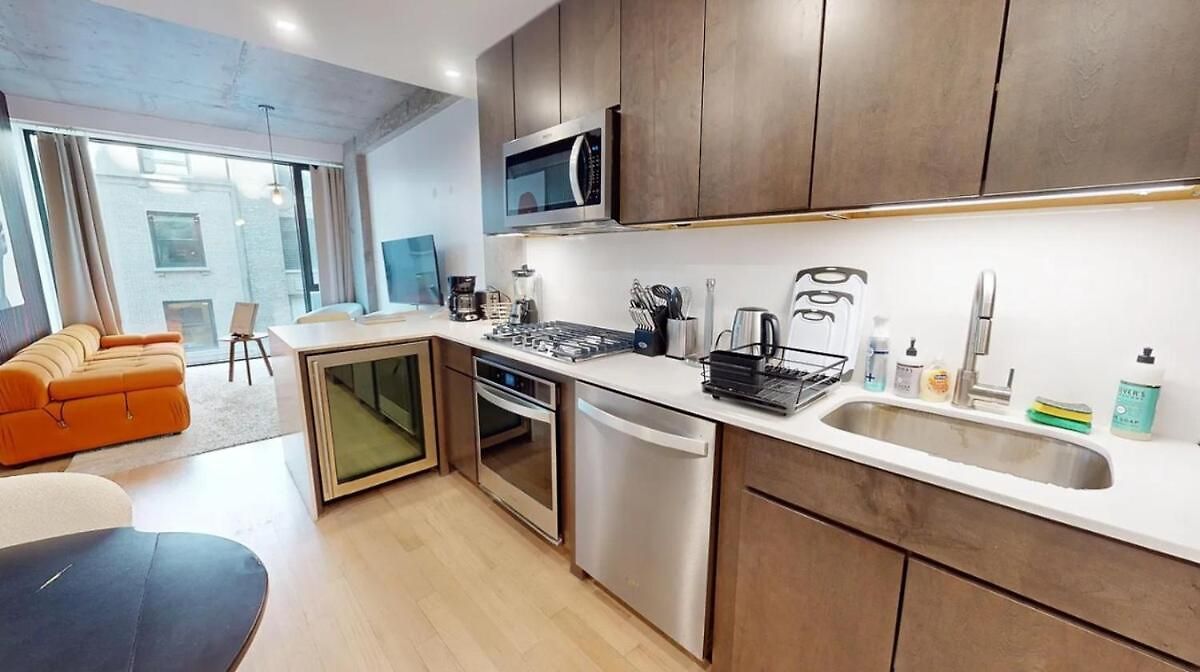 Apartment Sleek Two Bedroom In Manhattan New York