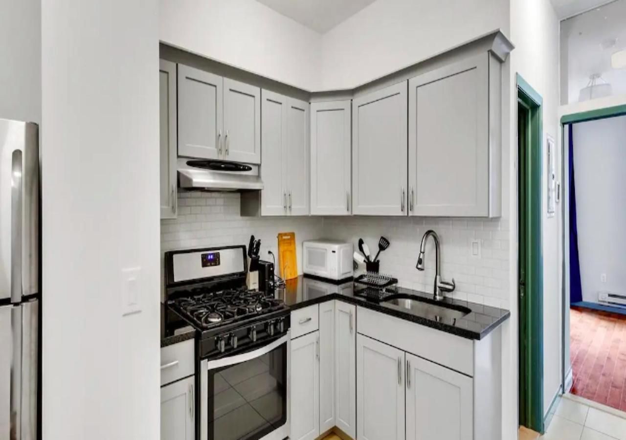 Charming 3br In Nyc Apartment *
