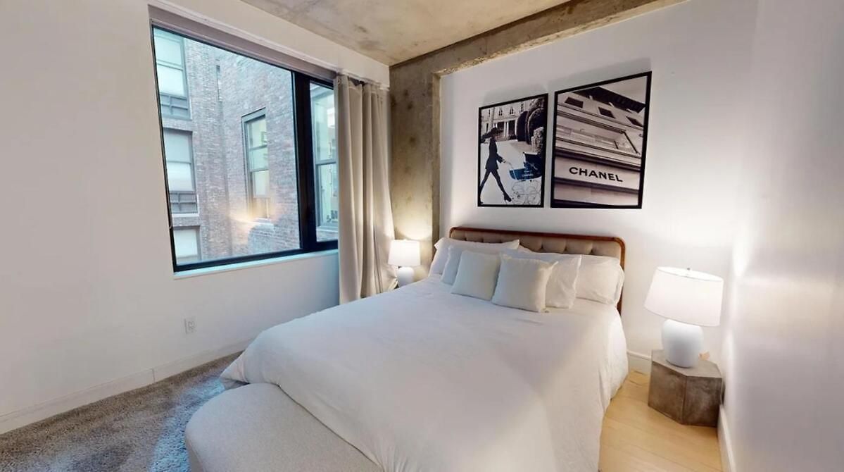 Apartment Sleek Two Bedroom In Manhattan *