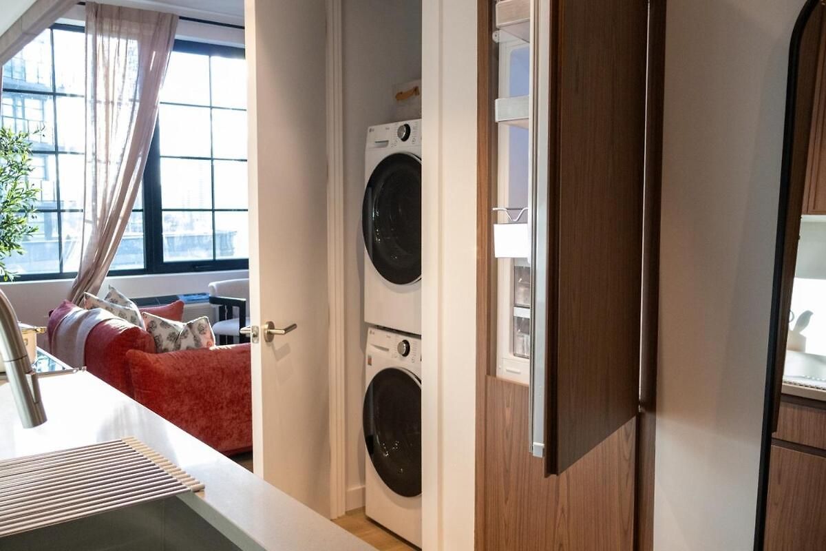 Lux Bronx Rooftop, Pool, Gym, Cinema Apartment