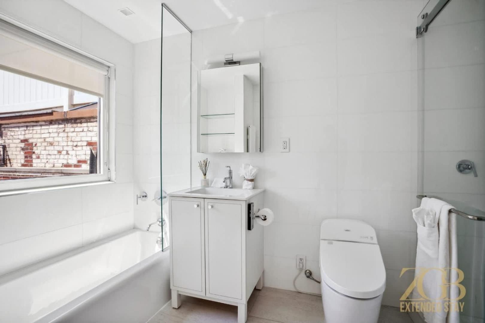 Fully Furnished Ph Duplex With Private Outdoor Space Apartment *