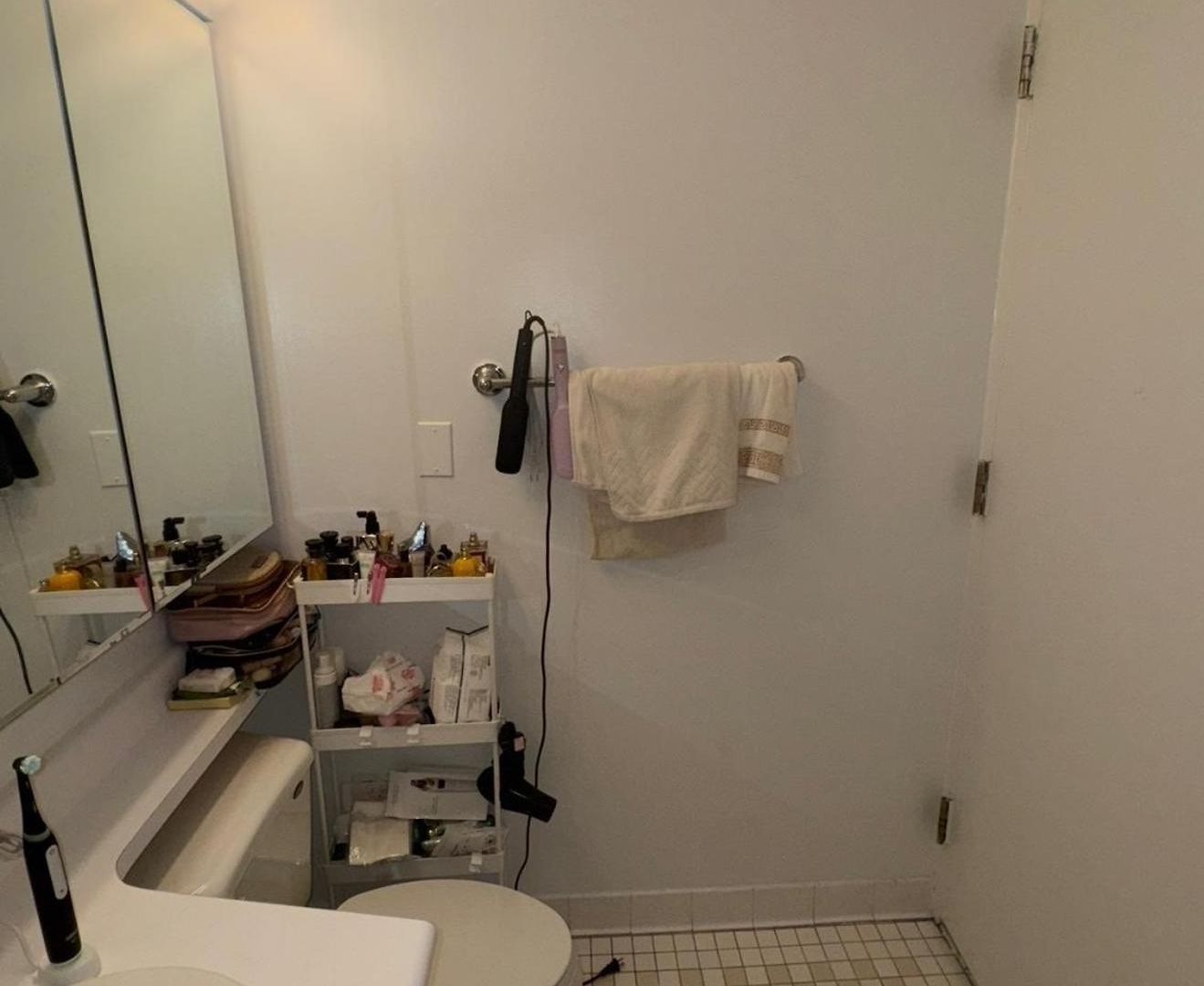 Loft In With Ameneties Building Location In Midtown Apartment