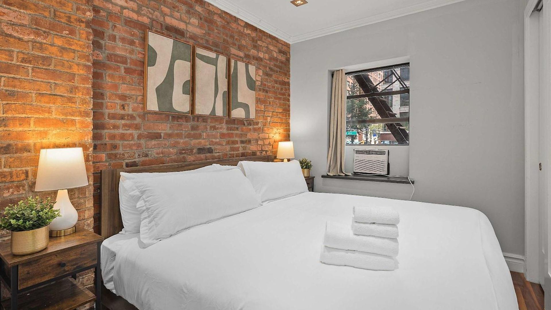 Apartment Sleek Midtown East Near Everything