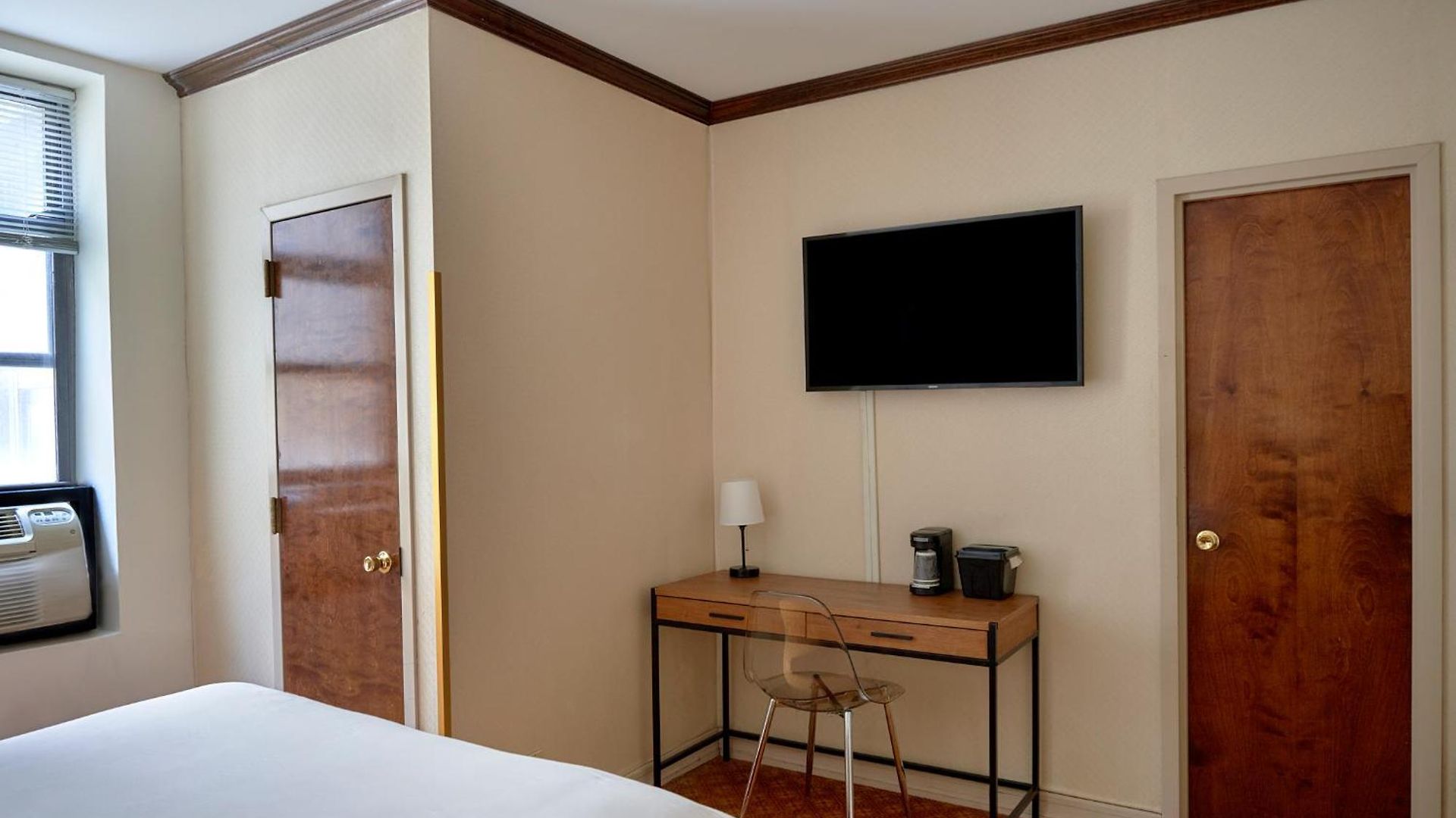 Hotel Night Broadway New York