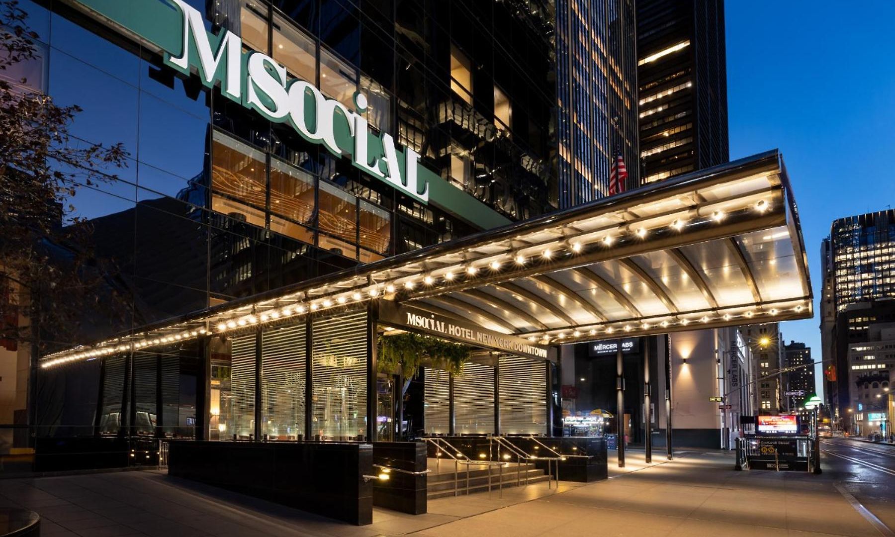 Millennium Downtown Hotel 4*