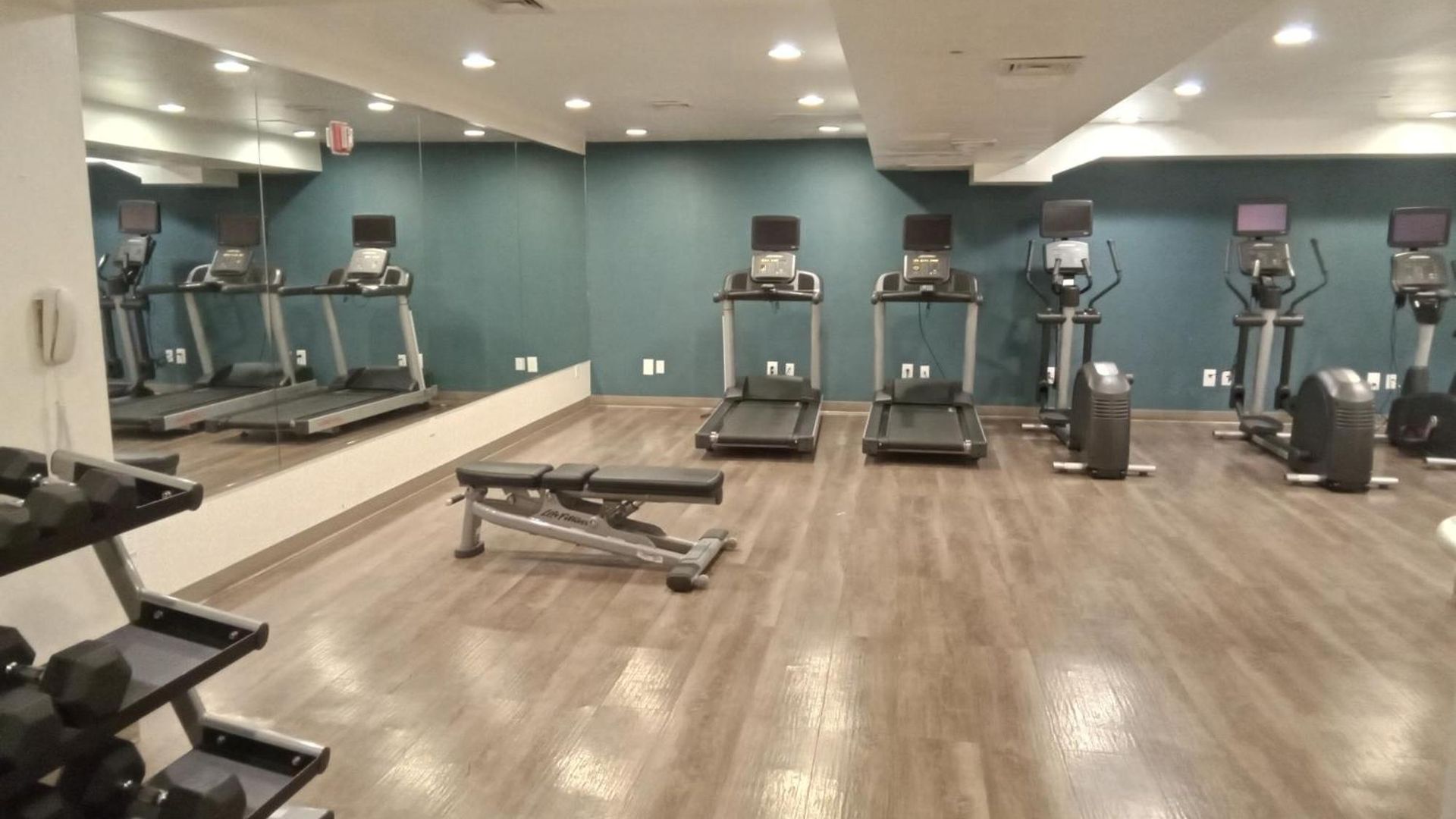 Hotel Express Maspeth By Ihg New York