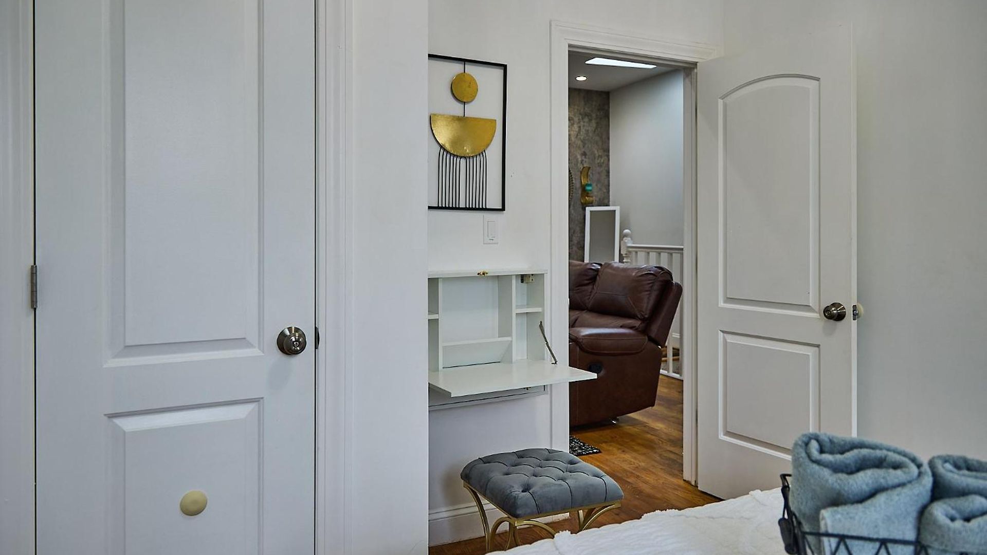Homestay Floor With Skylight Brooklyn *