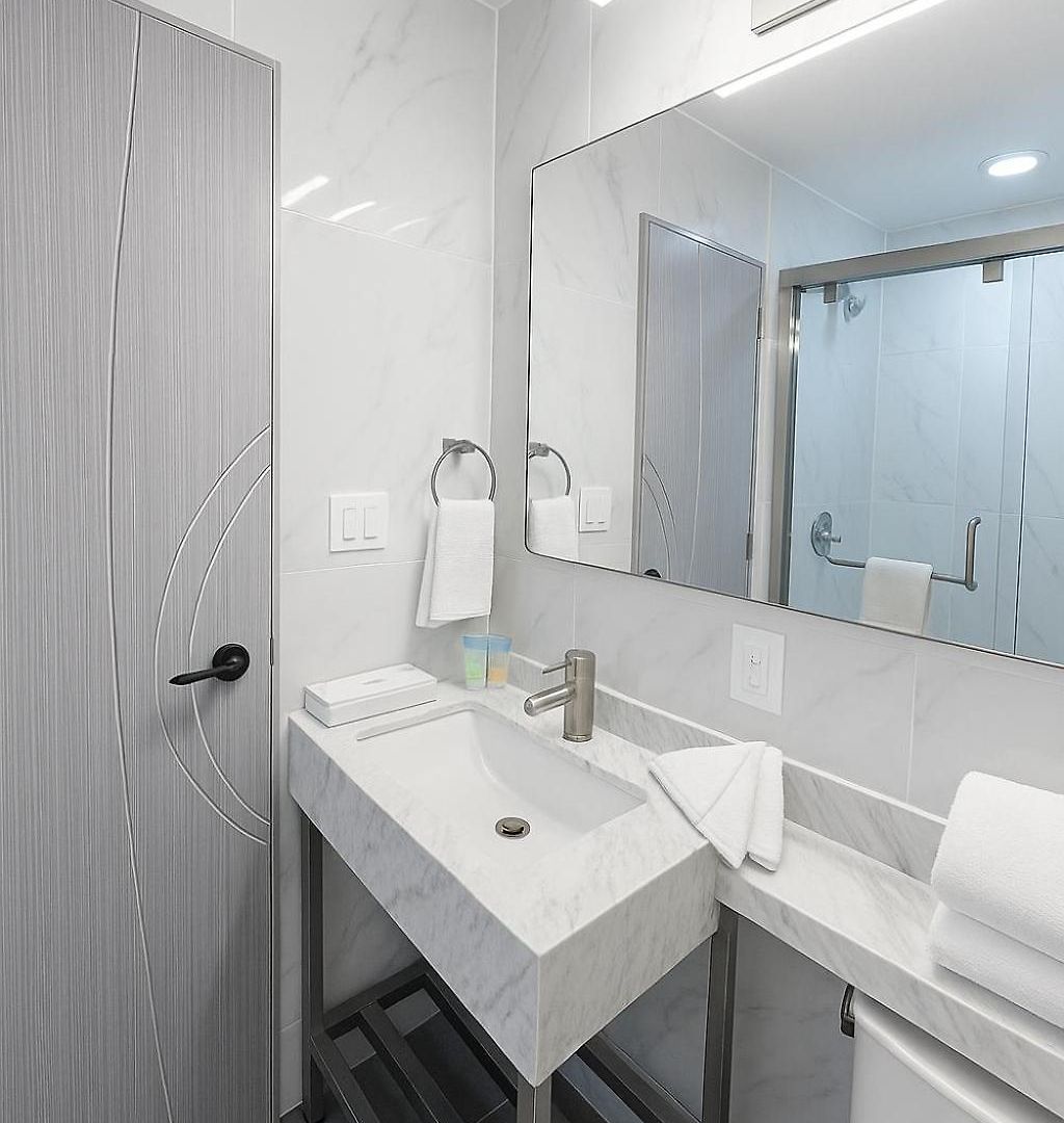Liv Bronx Grand Opening Hotel 4*