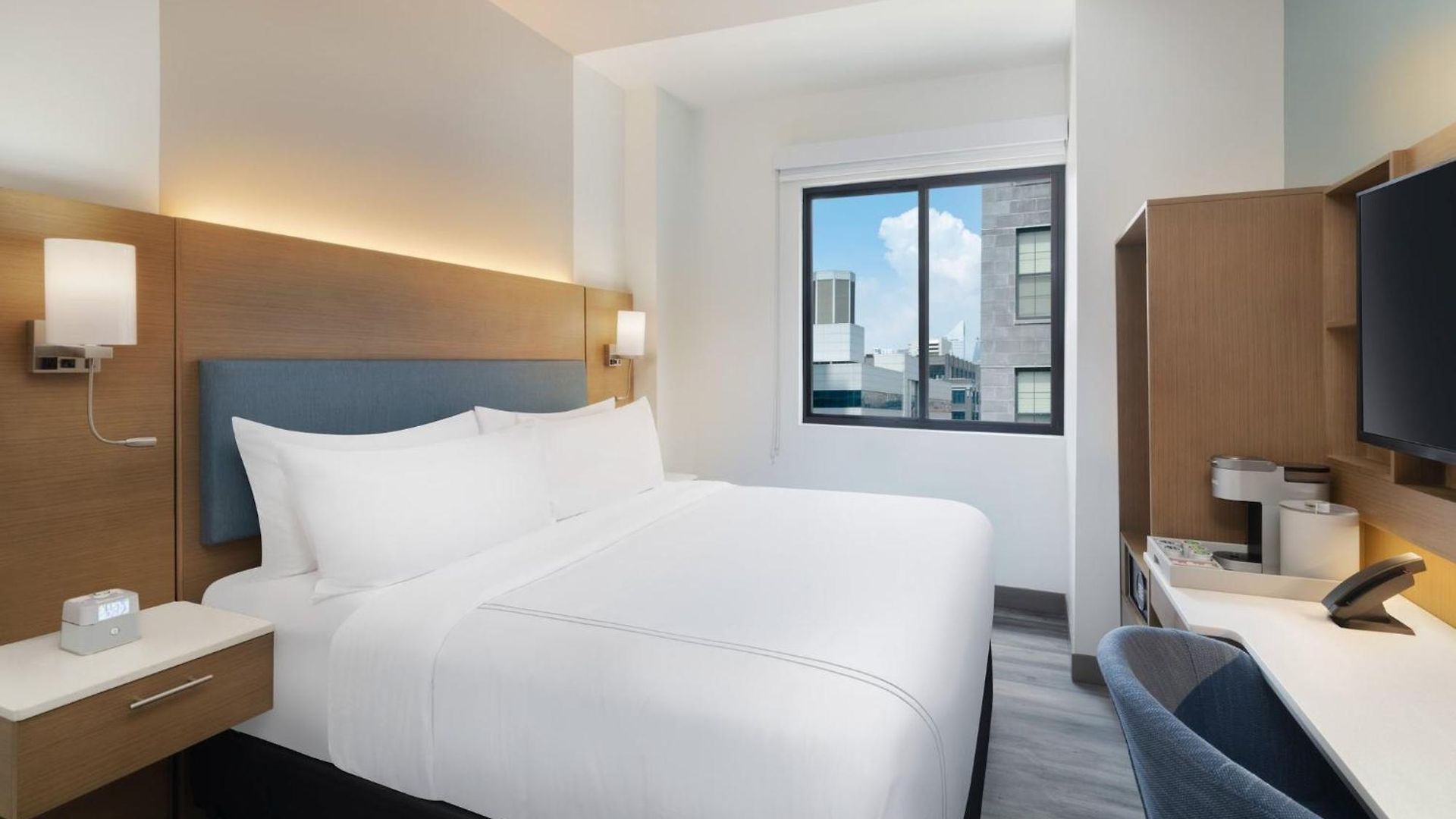 Even Long Island - By Ihg 3*