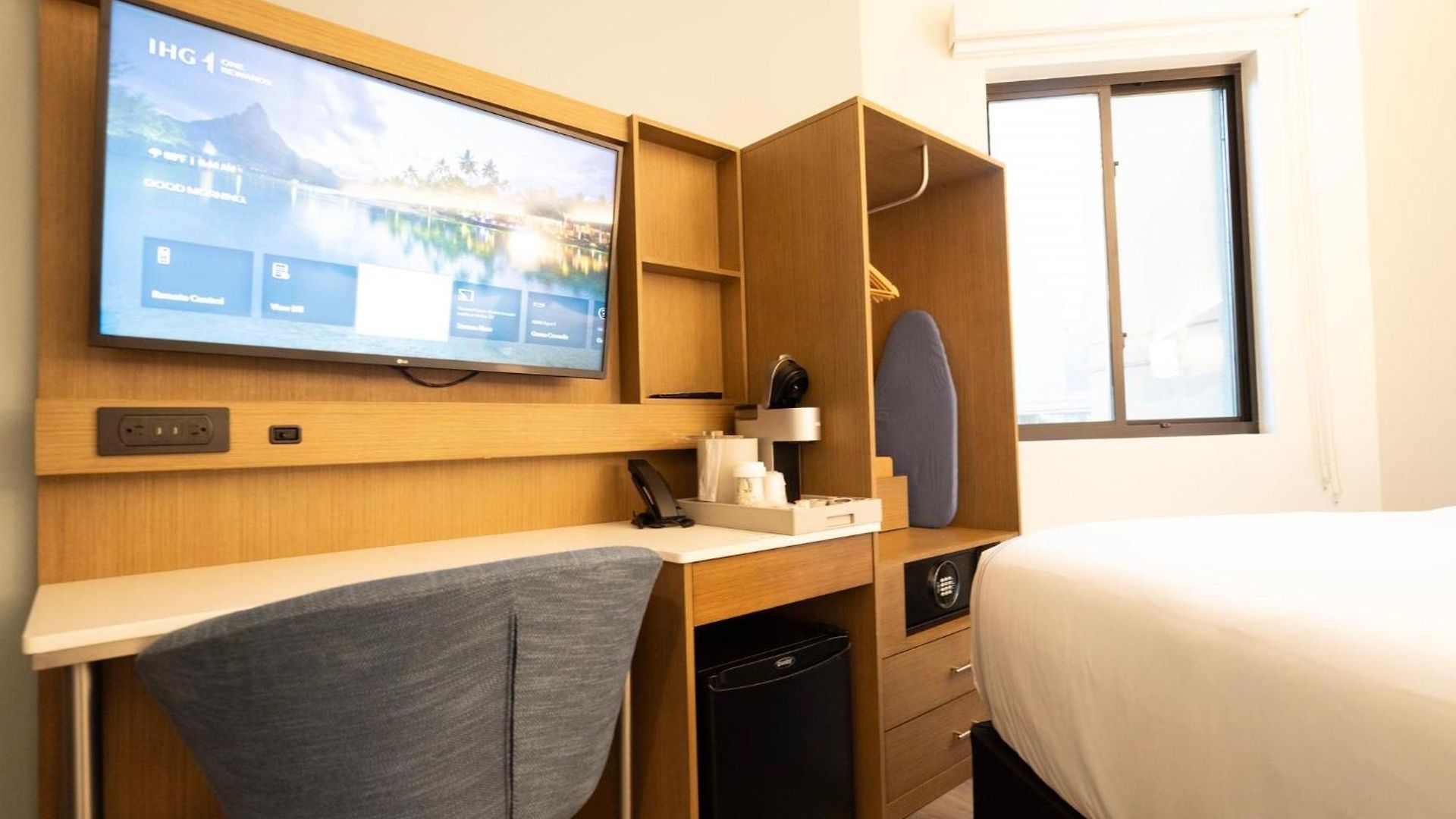 Even Long Island - By Ihg 3*