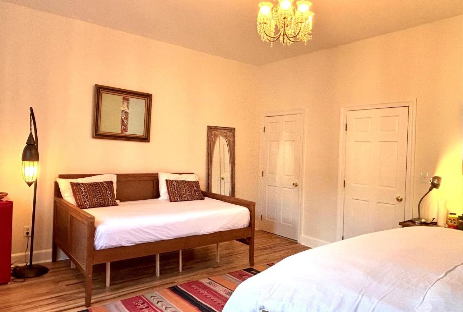 Homestay Luxurious Bedroom