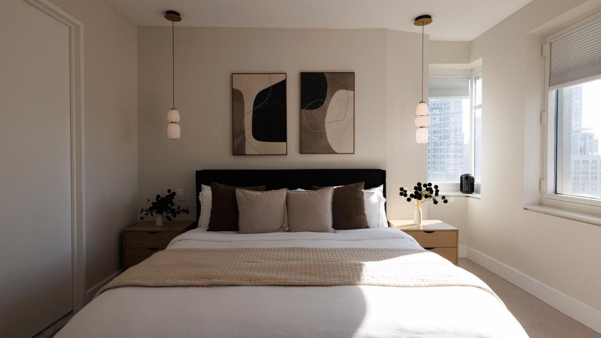 Rare Luxurious 1 Block From Time Square * New York