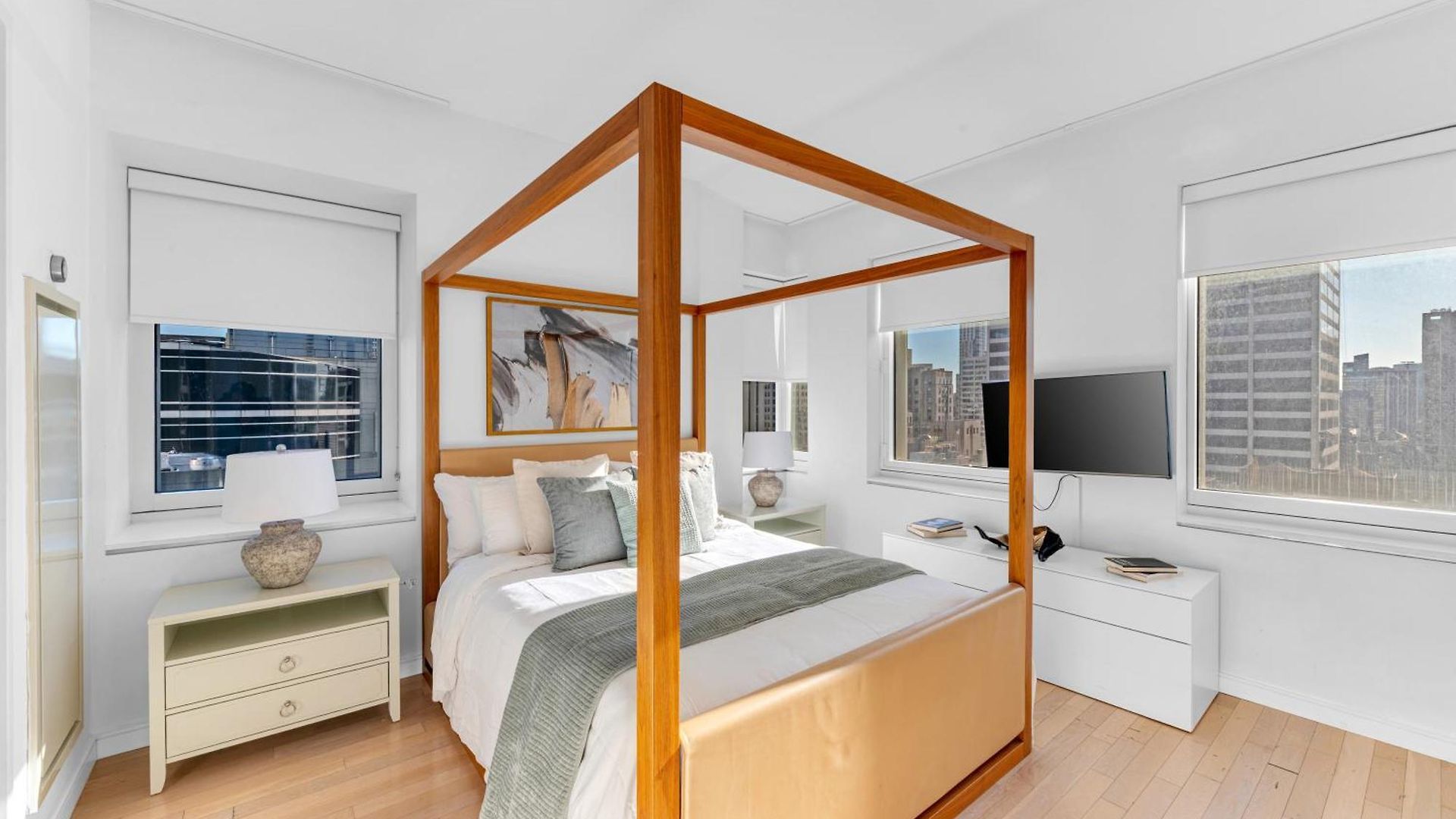 Lavish Two-story Retreat In The Heart Of Manhattan Apartment