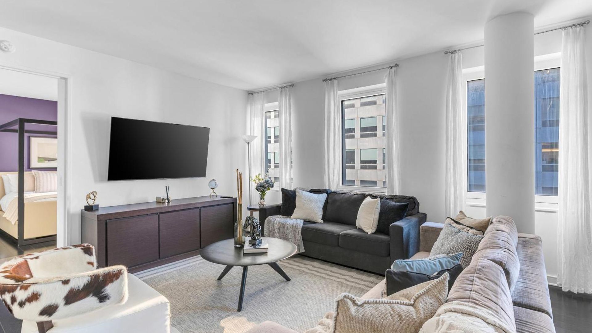 Elegant Midtown Retreat, Views, Steps To Times Square Apartment *