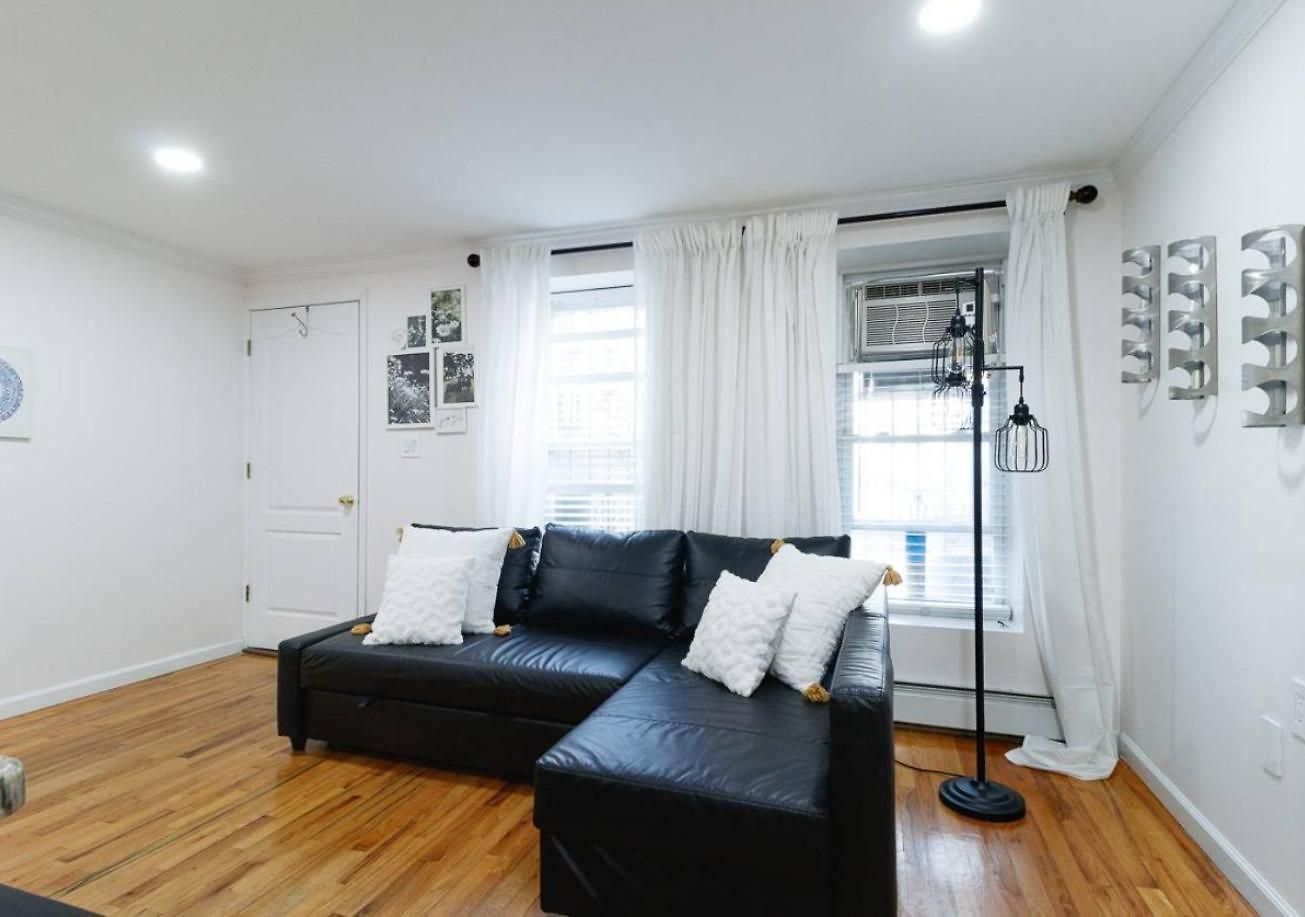 Apartment Midtown West Furnished 3 Bedroom