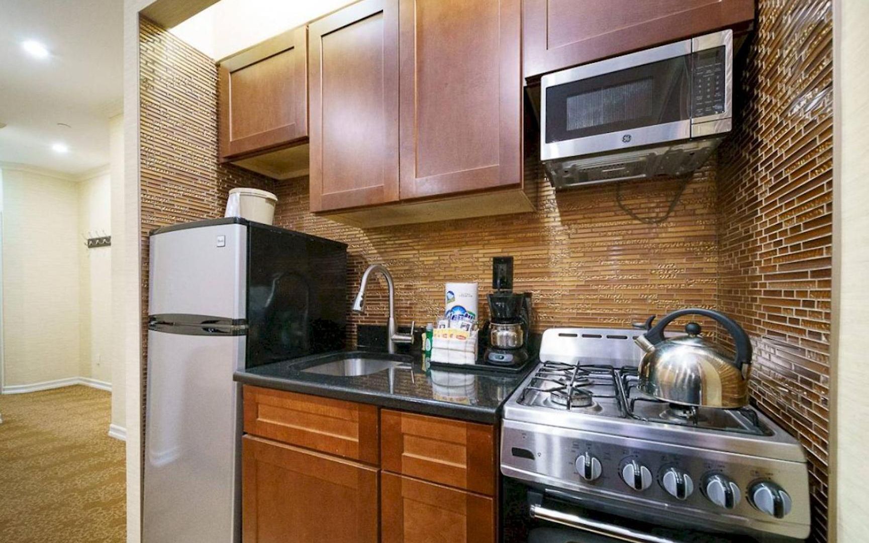 3br In Big Apple Apartment