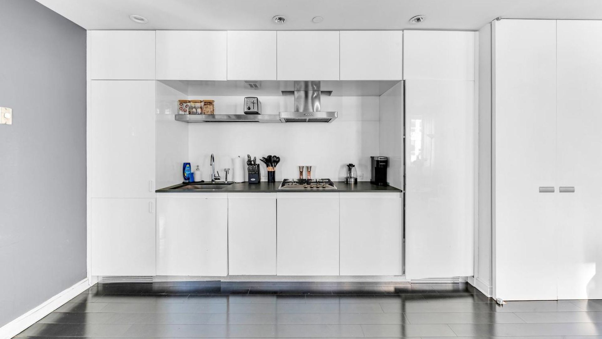 Elegant Midtown Retreat, Views, Steps To Times Square Apartment
