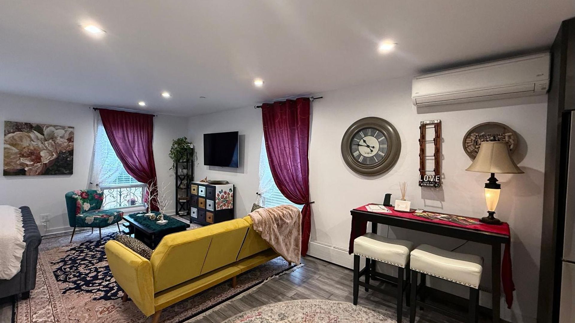 Eleni's Charming Apartment *