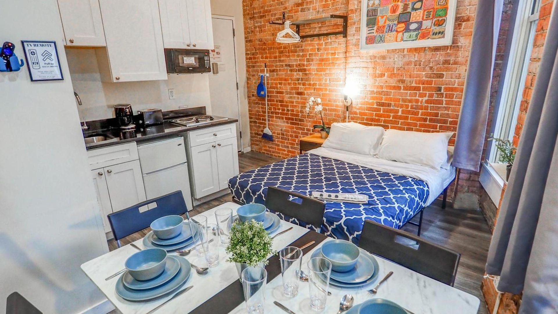 Metropolitan Manhattan Apartment *