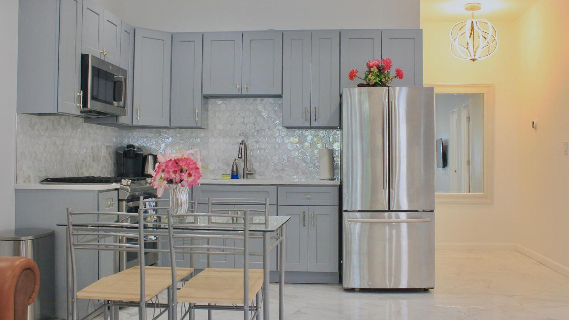 2-bedroom 15 Minutes From Manhattan In Lic Astoria Queens *