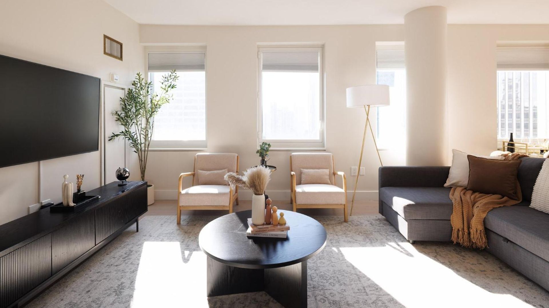 Apartment Rare Luxurious 1 Block From Time Square *