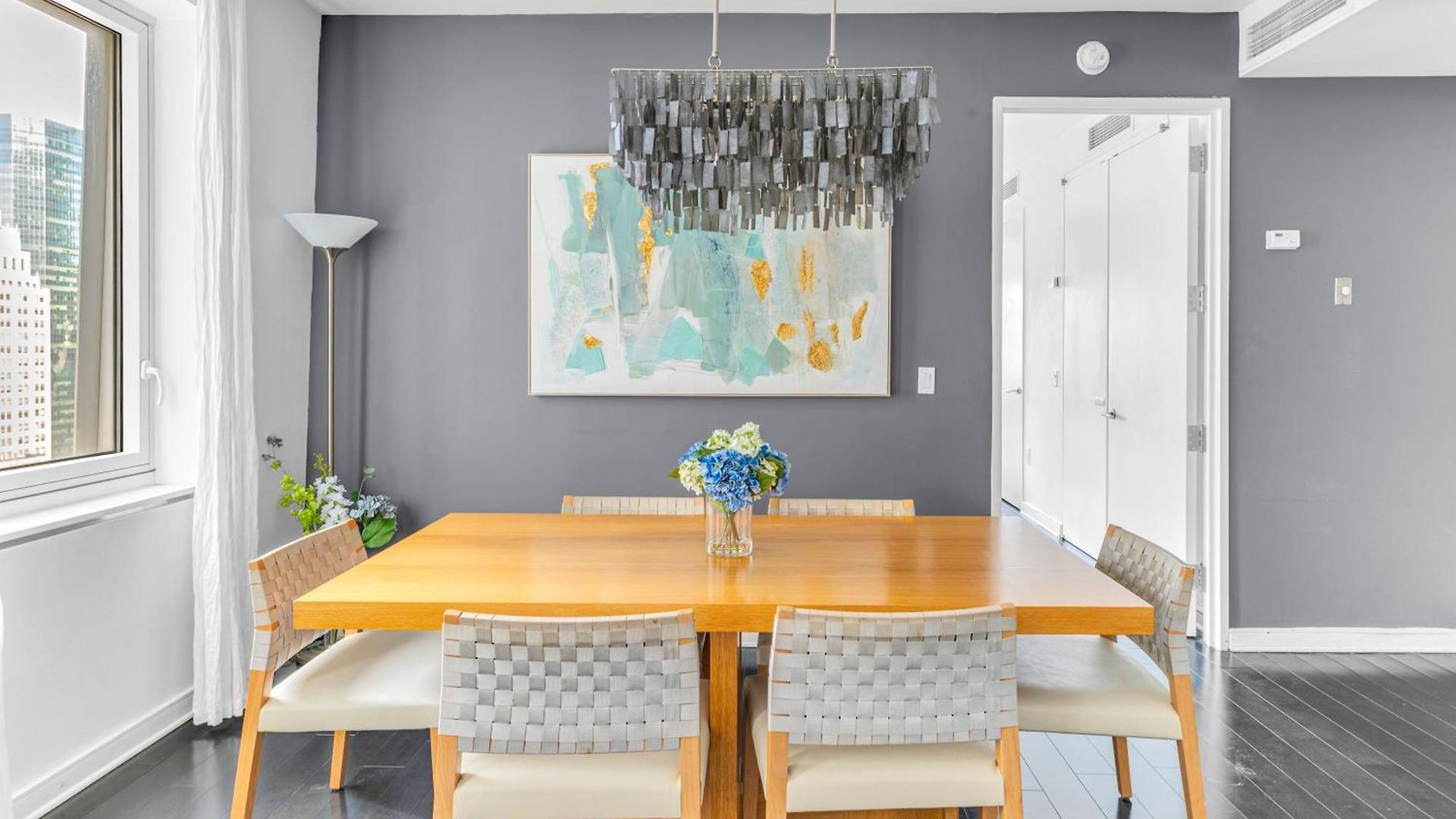 Elegant Midtown Retreat, Views, Steps To Times Square Apartment *