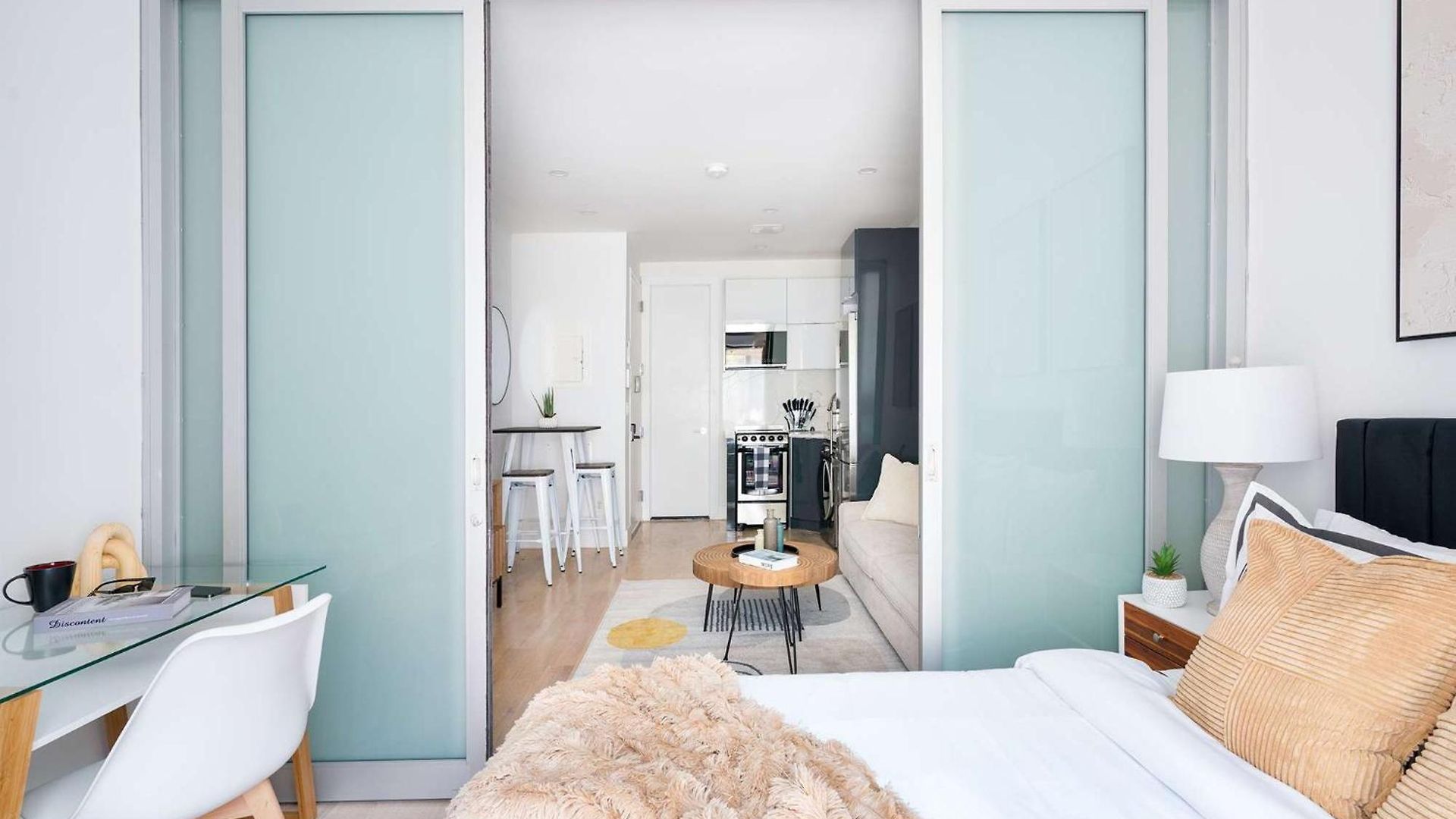 Apartment 78-4b New Quality 1br W&d In Unit Skylights New York