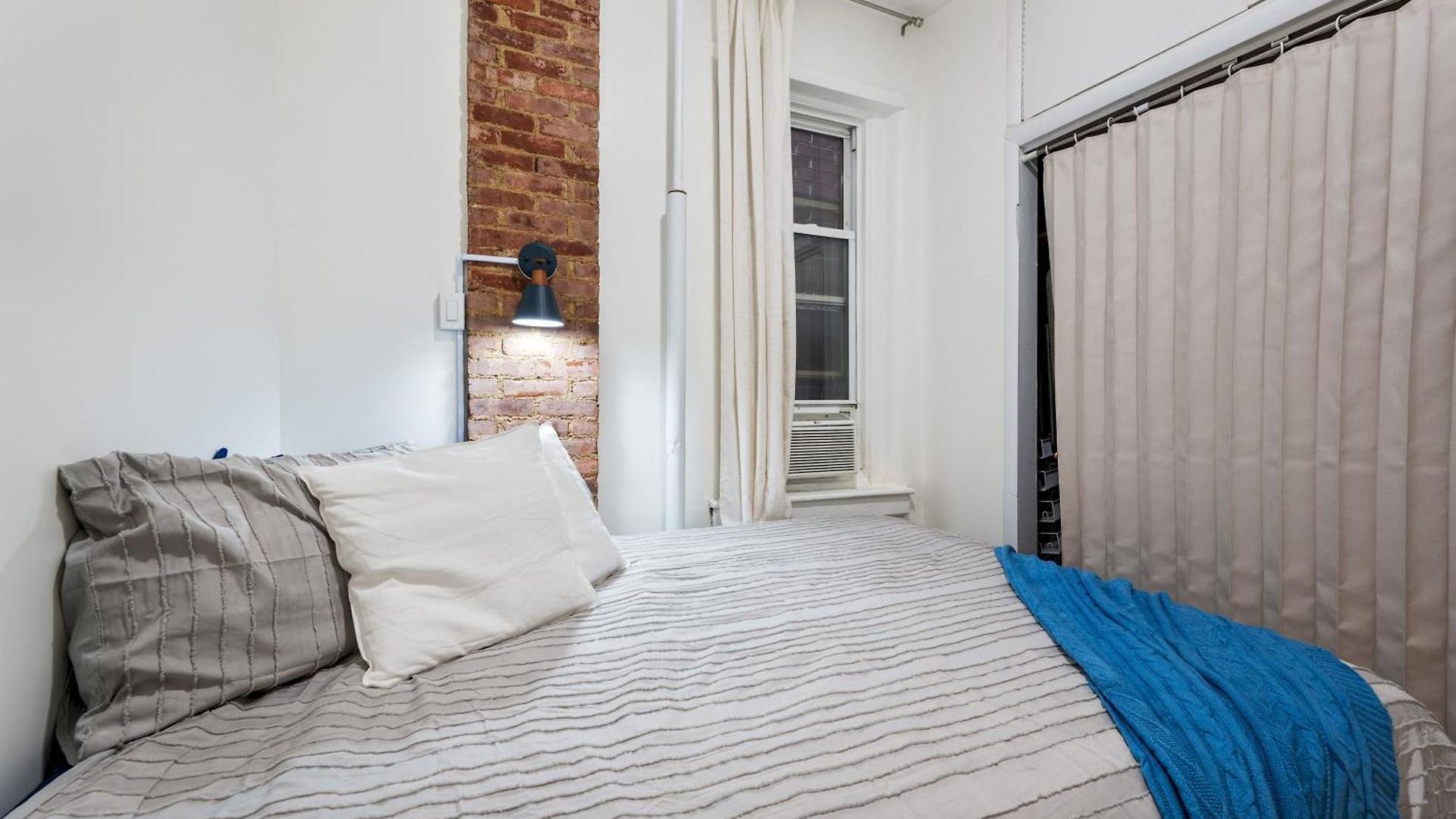 Spacious 2br On The Upper East Side Steps From Park * New York
