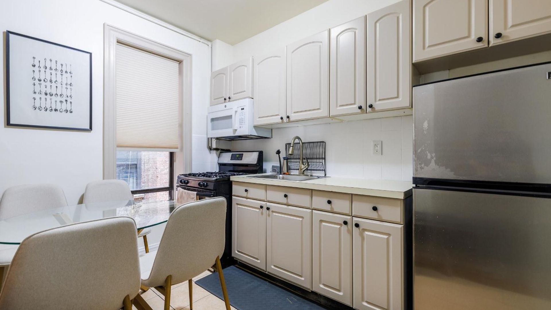 Inspire The Vibrant Energy Of Columbia Apartment *