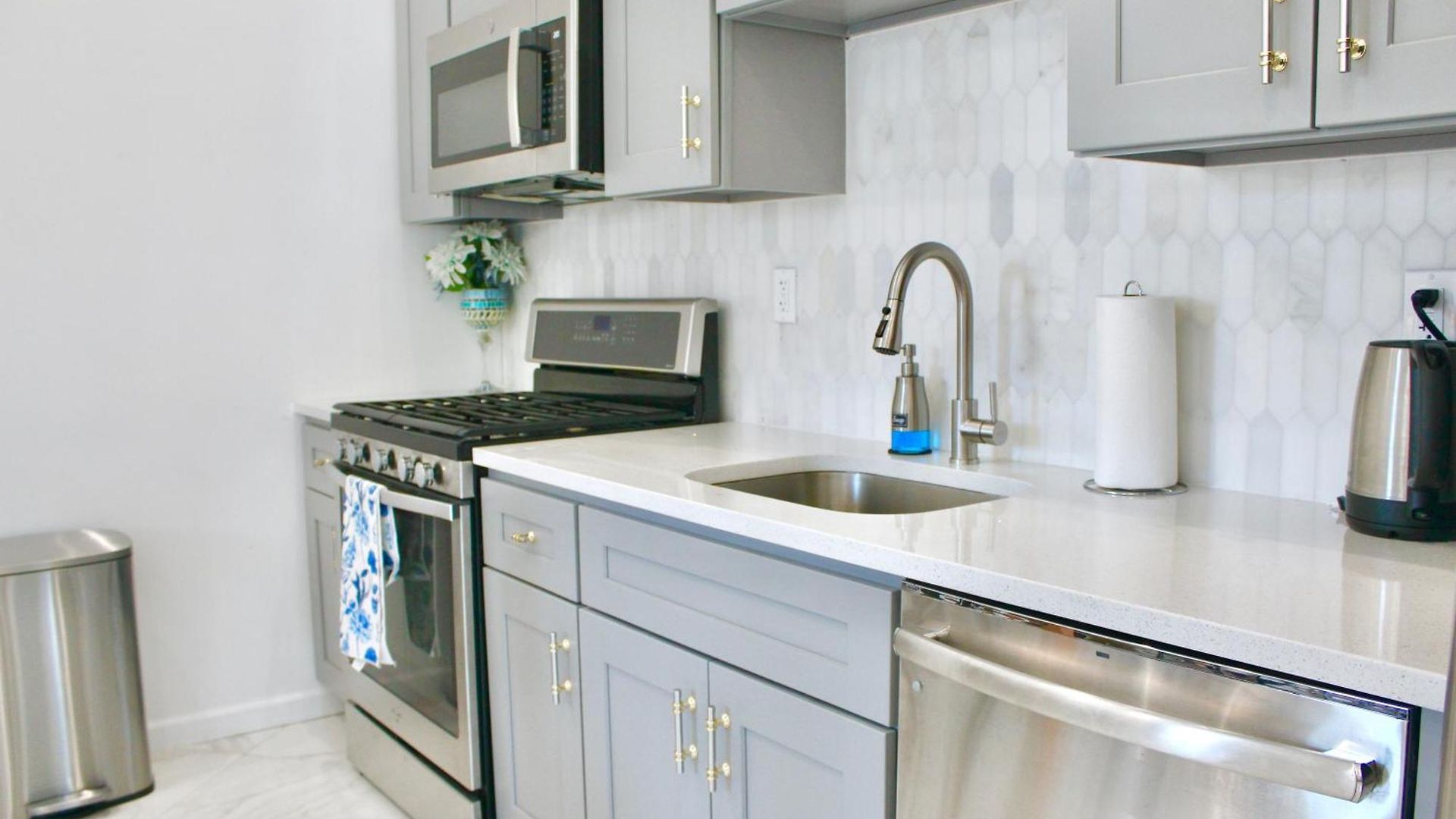 15 Minutes From Manhattan 2-bedroom In Lic Astoria Queens *