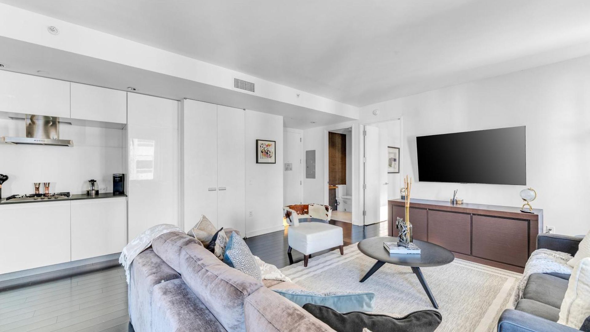 Apartment Elegant Midtown Retreat, Views, Steps To Times Square *