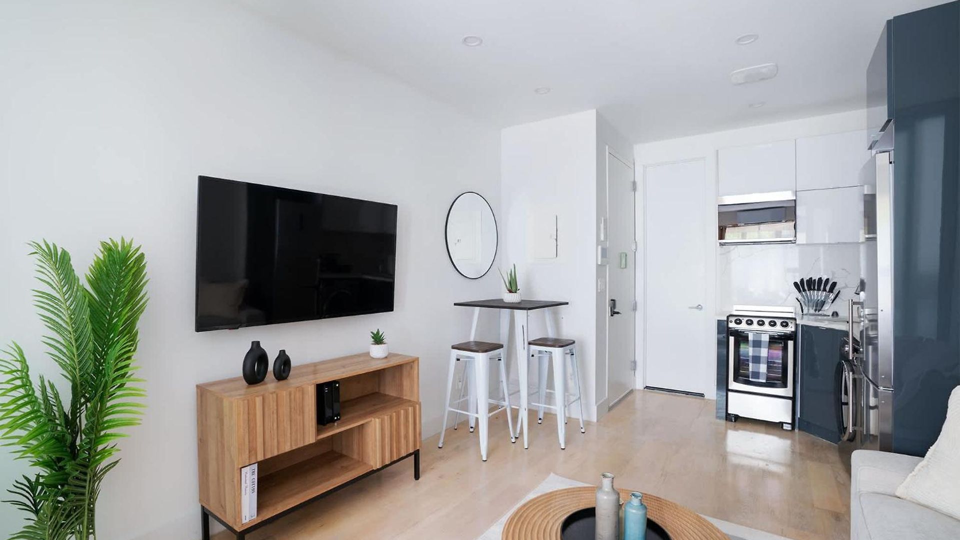 Apartment 78-4b New Quality 1br W&d In Unit Skylights