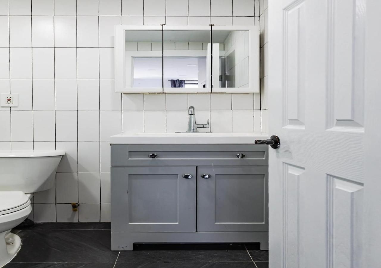 Cozy Studio! Steps To Park & Upper E Side!, June To Aug 90 Days Required Apartment *