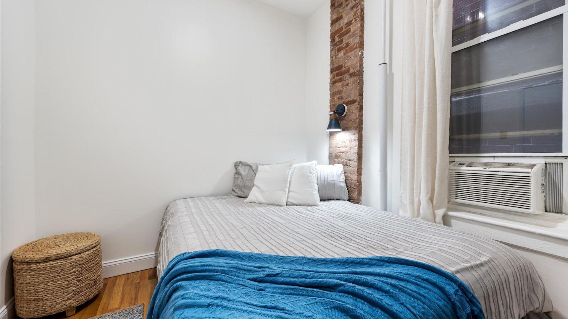 Spacious 2br On The Upper East Side Steps From Park Apartment New York