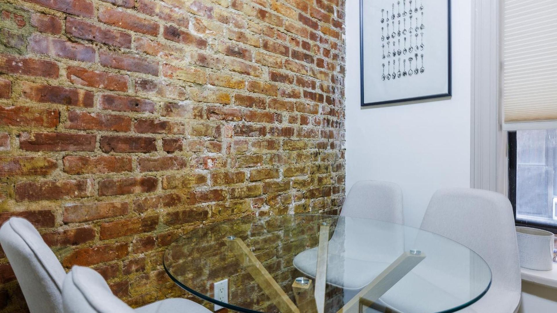 Apartment Inspire The Vibrant Energy Of Columbia