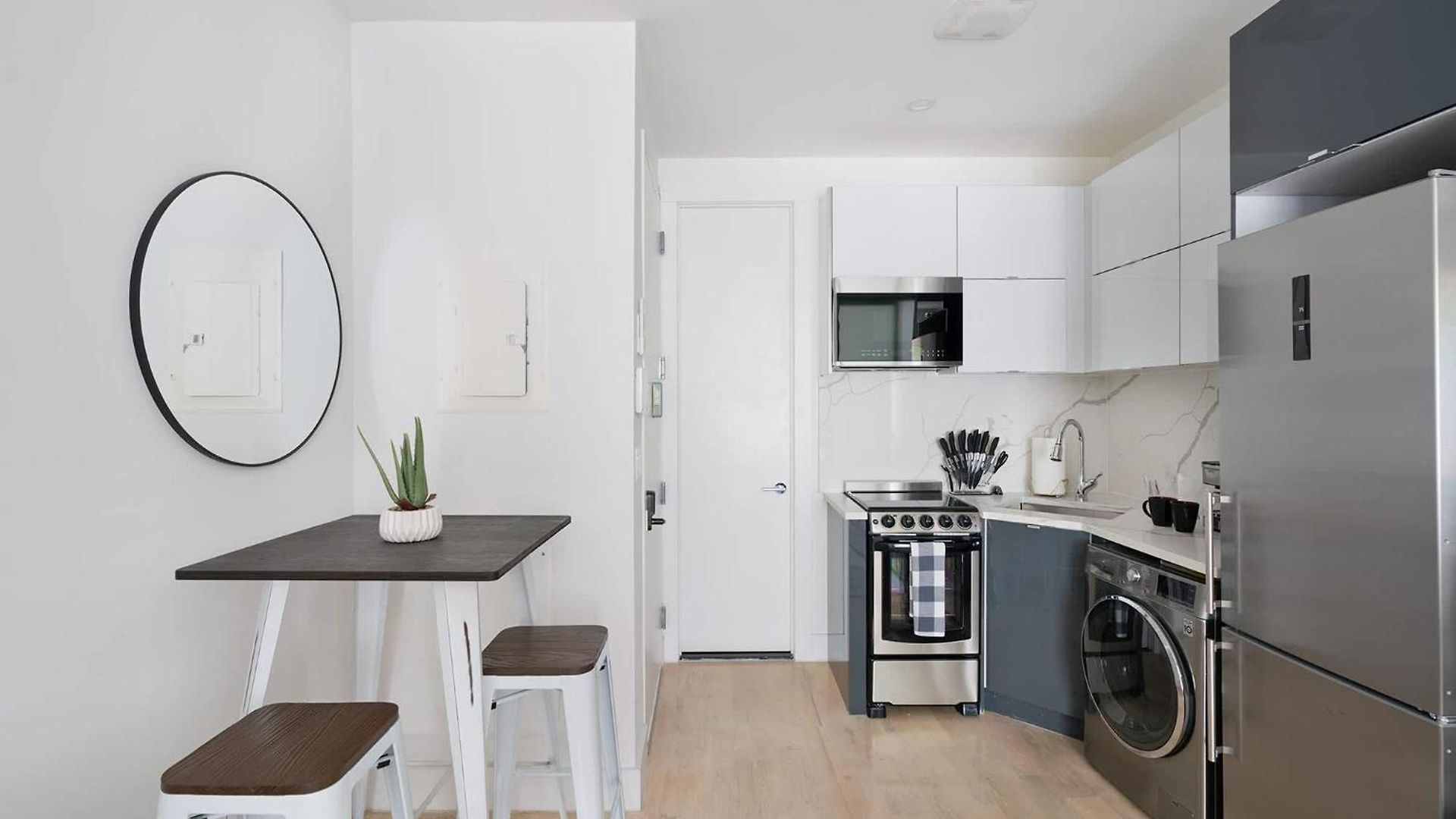 78-4b New Quality 1br W&d In Unit Skylights Apartment