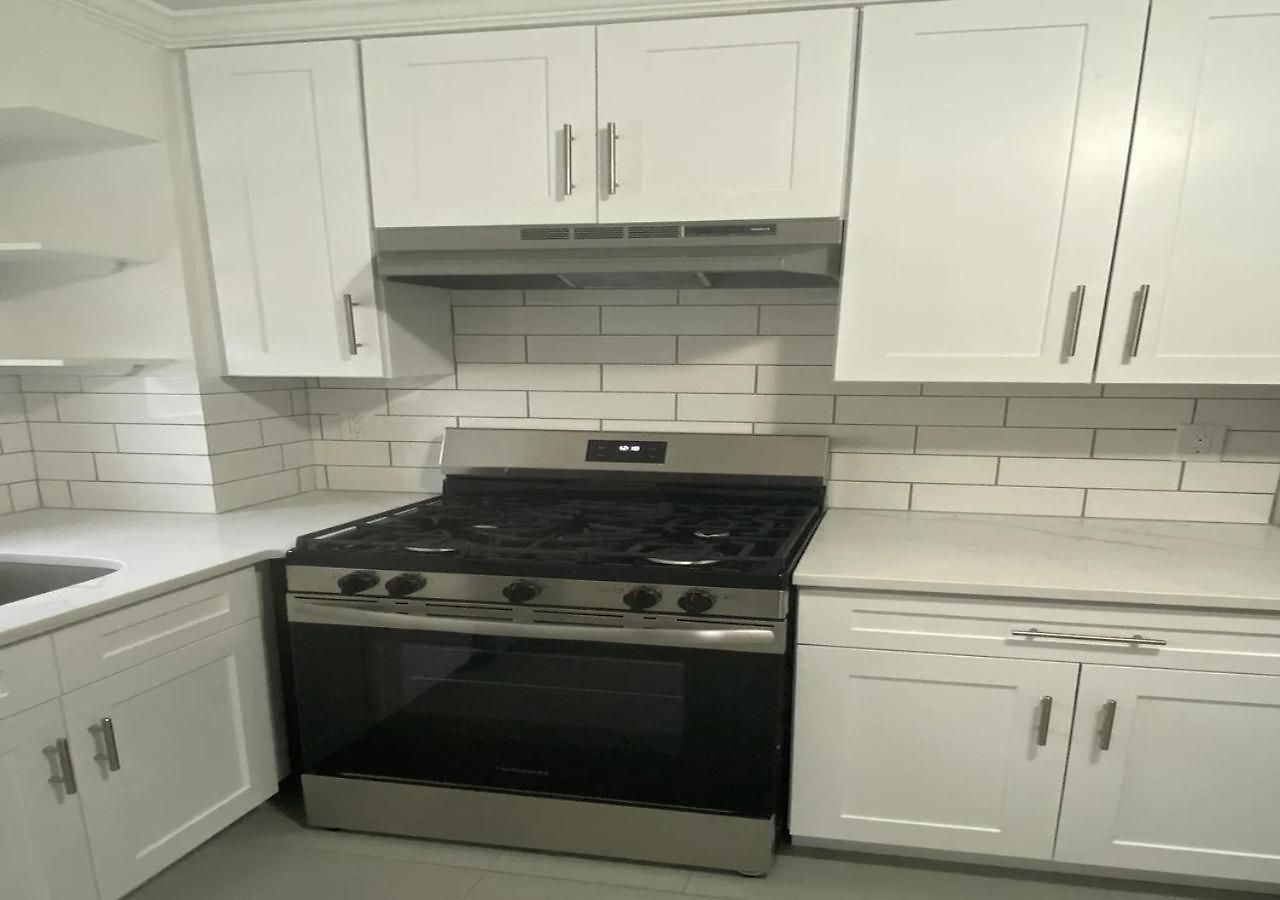 Great Location! Spacious 3br Loft In Midtown West!, June To Aug 90 Days Required Apartment *