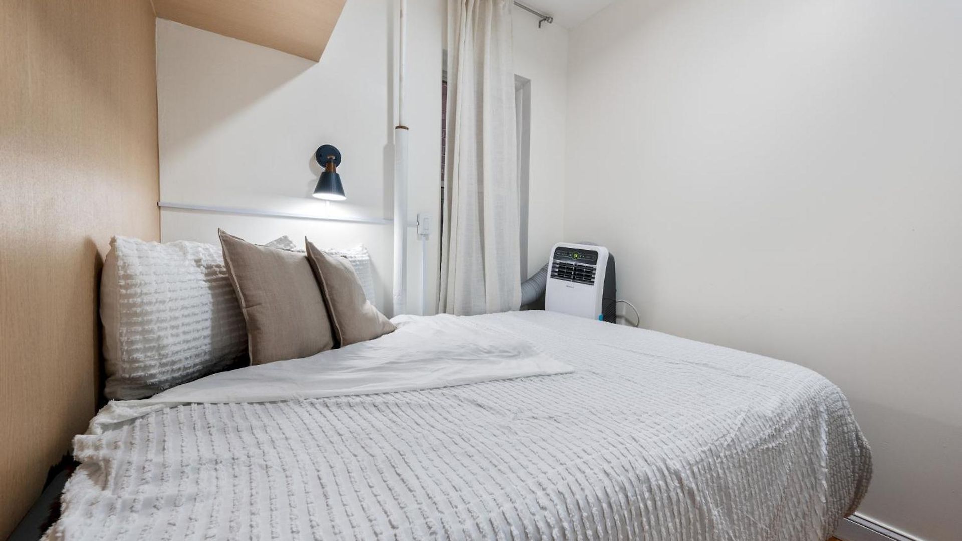 Spacious 2br On The Upper East Side Steps From Park Apartment *