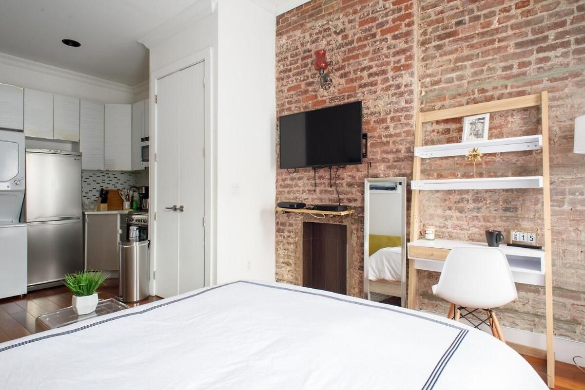 Apartment 24-18 New Gramercy W D In Unit Fully Reno *