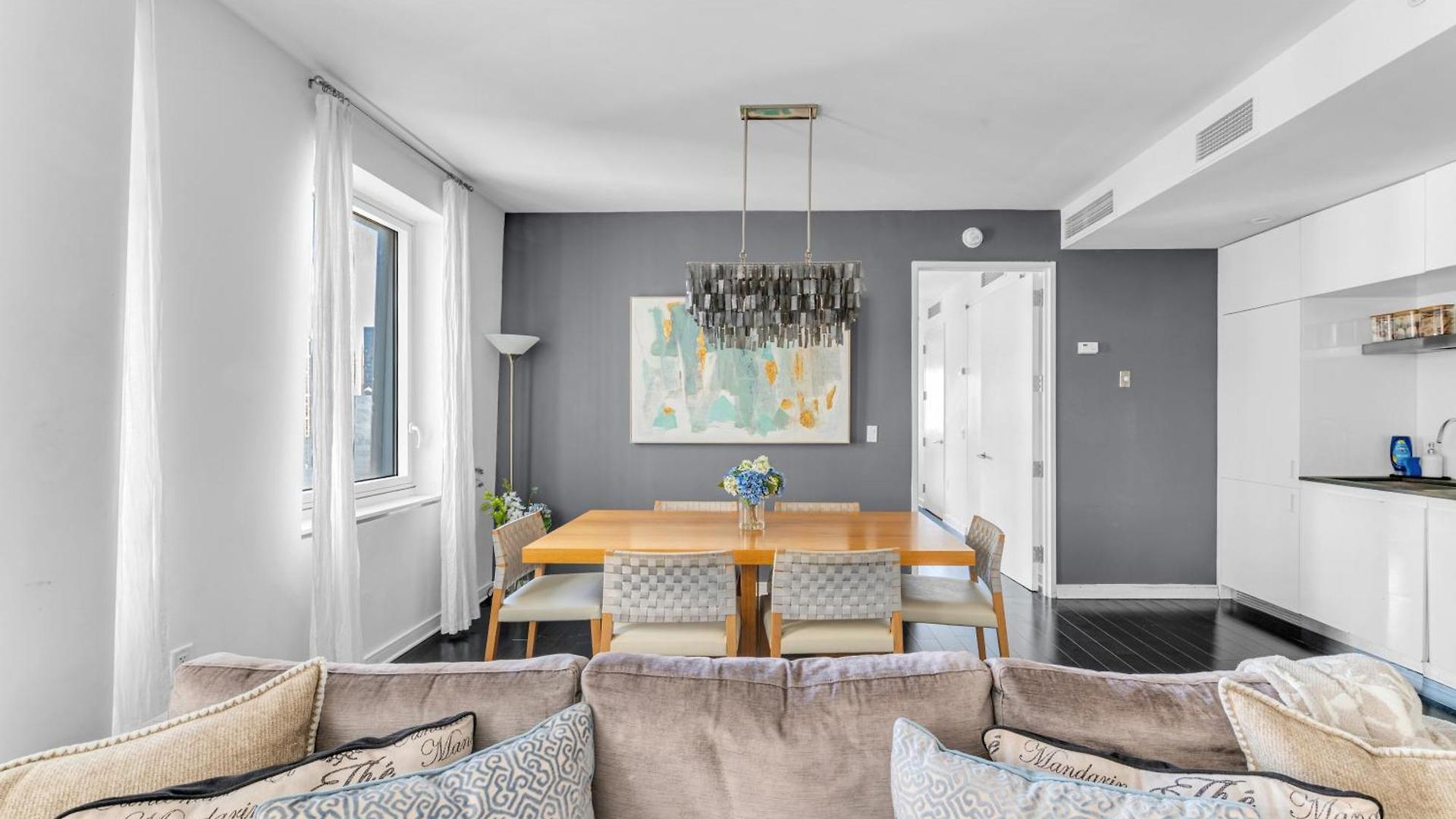 Elegant Midtown Retreat, Views, Steps To Times Square Apartment